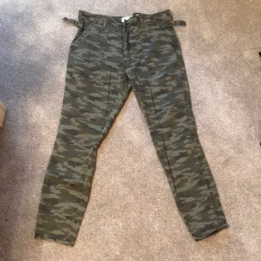 Anthro HEI HEI camo jean pants size 31. Worn ONCE!